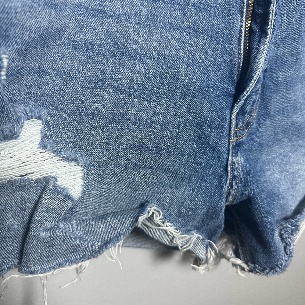 Old Navy Blue Jean Shorts Distressed Casual Style - Picture 3 of 4